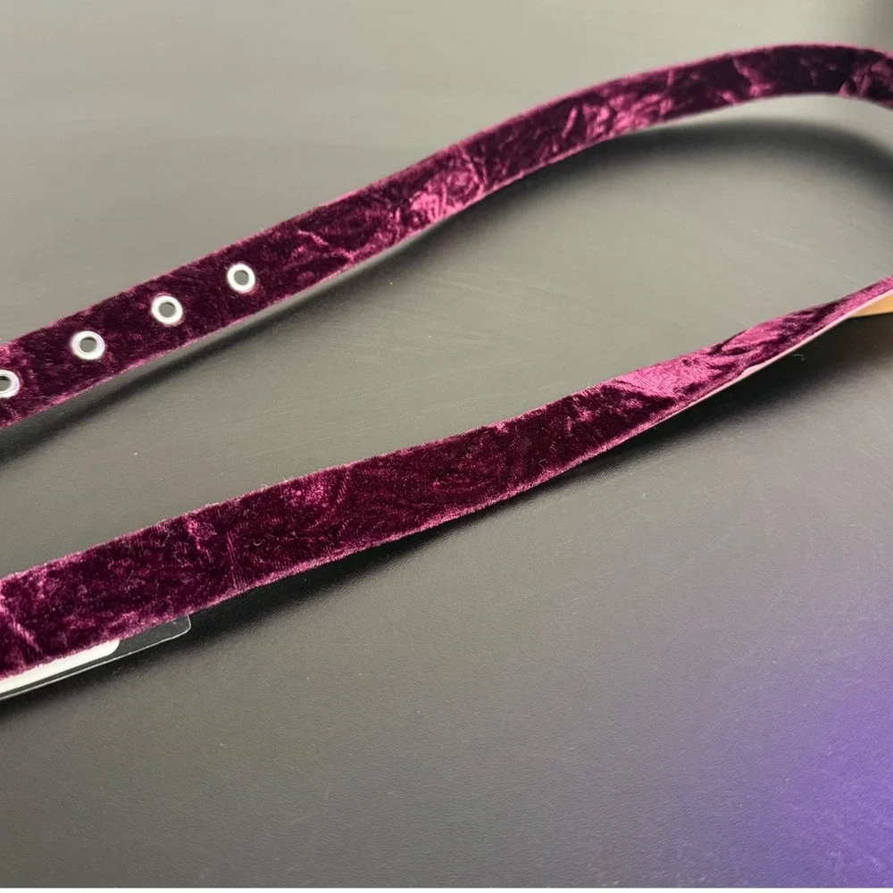Rebecca Minkoff Crushed Velvet Skinny Leather Belt Silver Buckle Womens‎ M NEW